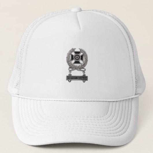 Funny Expert Coffee Drinker Medal Trucker Hat Truckerkappe (Vorderseite)
