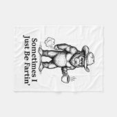 Funny Farting Bigfoot Cowboy Sometimes I Just Be F Fleecedecke (Vorderseite (Horizontal))