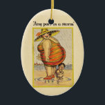 Funny Fat Lady on Beach Keramik Ornament<br><div class="desc">Ein großartiger Nutzen für eine fette Dame - was für ein Schrei! Was wäre besser, um Zuflucht vor dem Sturm zu finden, aber unter einem dicken Damenkorb! Diese wunderschöne Vintage Abbildung wurde auf einer Postkarte neben der "Korrespondenzkarte der belebten Person" gedruckt, die es Ihnen ermöglichte, schnell von dem, was Sie...</div>