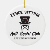 Funny Fence sitzt Anti Social Club Baseball Soft Keramik Ornament (Hinten)