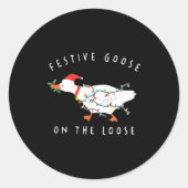 Funny Festive Goose On The Loose Christmas Runder Aufkleber (Vorderseite)