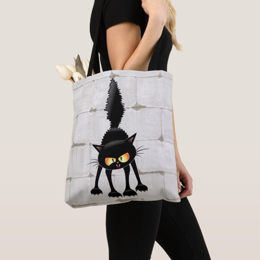 Funny Fierce Black Cat Cartoon Tasche (Von Nahem)