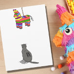 Funny Fiesta Katze Watching Piñata Geburtstag Karte<br><div class="desc">Spaß Geburtstagskarte mit einem Stand-off zwischen einer Katze und einer Geburtstagspiñata!  Wer wird gewinnen?  Wünschen Sie jemanden einen glücklichen Geburtstag mit dieser süßen und angenehmen Geburtstagskarte!</div>