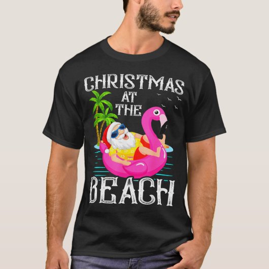 Funny Flamingo Float Santa Claus Christmas At The T-Shirt (Vorderseite)
