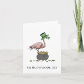 Funny Flamingo Kiss Me I'm Irish St Patrick's Day Karte (Vorderseite)