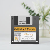 Funny Floppy Disc 80er 90s Wedding Einladung (Stehend Vorderseite)
