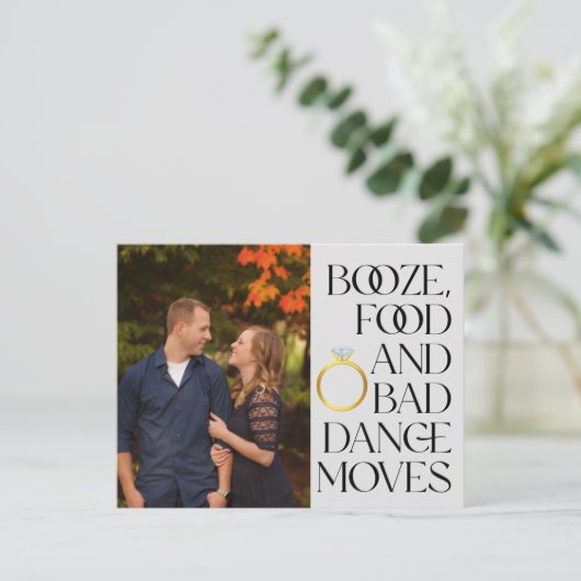 Funny Foto QR Code Hochzeit Speichern Sie das Datu Ankündigungspostkarte (Stehend Vorderseite)