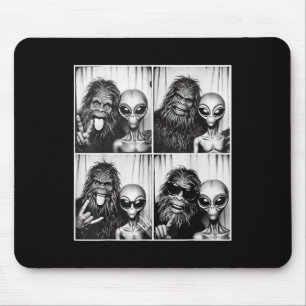 Funny Fotobooth Foto Sasquatch Ufo Bigfoot und ein Mousepad
