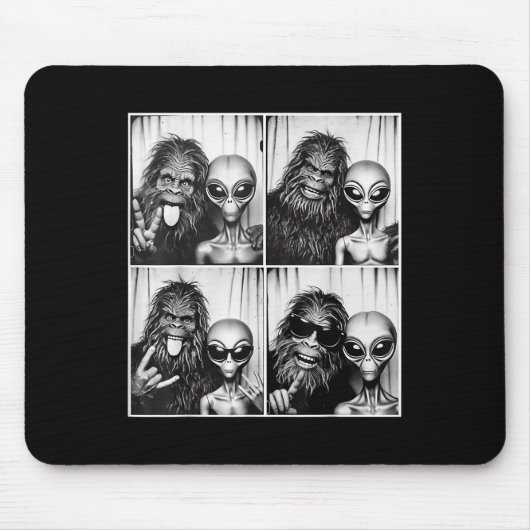 Funny Fotobooth Foto Sasquatch Ufo Bigfoot und ein Mousepad (Vorne)