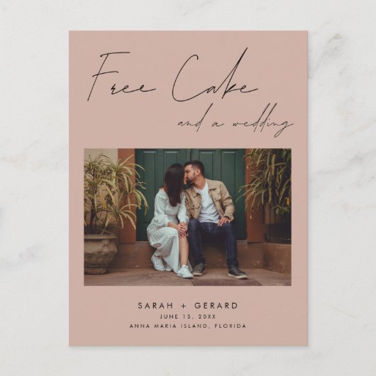 Funny Free Cake Wedding Foto Save the Date Ankündigungspostkarte (Vorderseite)