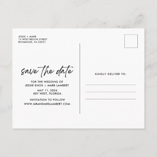 Funny Free Drinks Budget Hochzeit retten das Datum Ankündigungspostkarte (Rückseite)