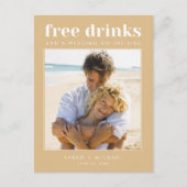 Funny Free Drinks Hochzeitsfest Foto Save the Date Ankündigungspostkarte (Vorderseite)