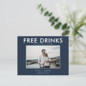 Funny Free Drinks Marine Hochzeit retten die Daten Ankündigungspostkarte (Stehend Vorderseite)