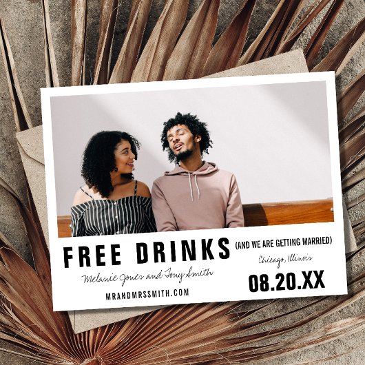 Funny Free Drinks Modernes Foto Hochzeit Ankündigungspostkarte