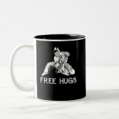 Funny Free Hugs Brasilianischer Jiu-Jitsu MIXED MA Zweifarbige Tasse (Links)