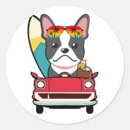 Funny French BullDog fährt zum Strand Runder Aufkleber