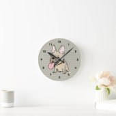 Funny French Bulldog mit riesigem Zungenstich Runde Wanduhr (Zuhause)
