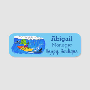 Funny frilled Halslizard Surfing Cartoon Namensschild