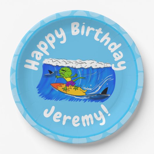 Funny frilled Halslizard Surfing Cartoon Pappteller (Vorderseite)