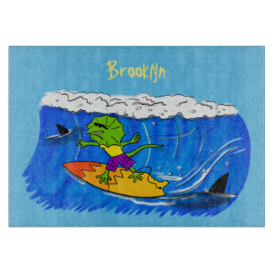 Funny frilled Halslizard Surfing Cartoon Schneidebrett
