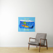 Funny frilled Halslizard Surfing Cartoon Wandteppich (Beispiel (Horizontal))