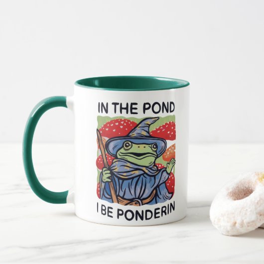 Funny Frog Mug – In the Pond Be Ponderin Tasse (Mit Donut)