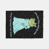 Funny Frog Pregnancy Announcement Medieval Pregnan Fleecedecke (Vorderseite (Horizontal))