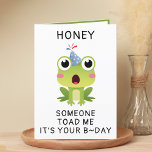 Funny Frog Toad Croak Ehepartner Happy Birthday Dankeskarte<br><div class="desc">Sie suchen eine einzigartige Möglichkeit, Ihre Liebe und Ihren Spaß mit Ihrem Partner auszudrücken? Unsere lustige Froschgrusskarte ist die perfekte Wahl für Ihren Ehepartner zum Geburtstag! Passen Sie es an, indem Sie Ihre eigene persönliche Nachricht hinzufügen. Das Design ist mit einer schockierten grünen Kröte mit einem blauen Geburtstagshut versehen. Eine...</div>