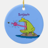 Funny Frosch und Fliege Cartoon Keramik Ornament (Hinten)
