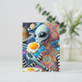 Funny Funky Alien Eating Fried Eggs Postkarte (Stehend Vorderseite)
