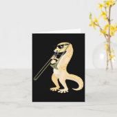 Funny Gecko, die sich die Schwänze anziehen, die T Karte (Gelbe Blume)