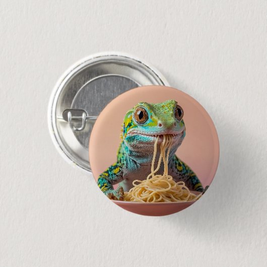 Funny Gecko Eating Spaghetti Button (Vorne & Hinten)