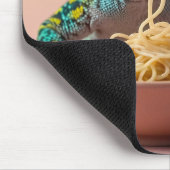 Funny Gecko Eating Spaghetti Mousepad (Ecke)