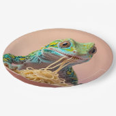 Funny Gecko Eating Spaghetti Pappteller (Schrägansicht)