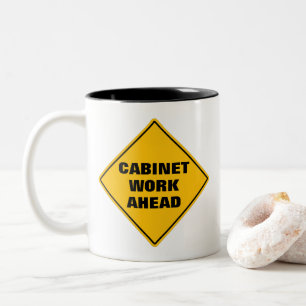 Funny Gelb Kabinett vorausschauend Vorsichtsschild Zweifarbige Tasse
