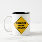 Funny Gelb Kabinett vorausschauend Vorsichtsschild Zweifarbige Tasse (Links)