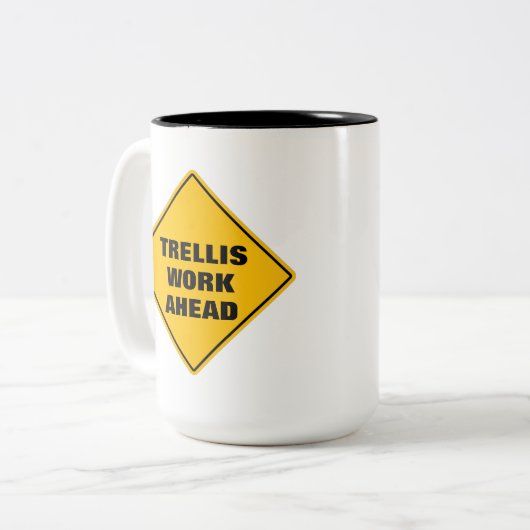 Funny Gelb Trellis Vorsicht beim Straßenschild Zweifarbige Tasse (Vorderseite Links)