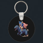 Funny George Washington Riding A Tyrannosaurus Rex Schlüsselanhänger<br><div class="desc">Funny George Washington Riding A Tyrannosaurus Rex Patriotic</div>