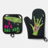 Funny Ghoulishly Delicious The Wok Vater Pun Ofenhandschuh & Topflappen-Set (Vorderseite)