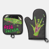 Funny Ghoulishly Delicious Woking Dead Pub Ofenhandschuh & Topflappen-Set (Vorderseite)