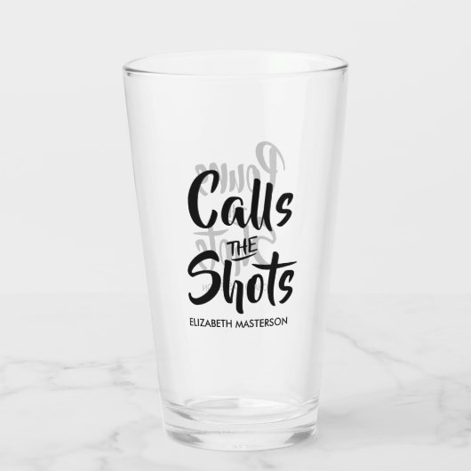Funny gießt die Schüsse nennt die Schüsse Glas (Rückseite)