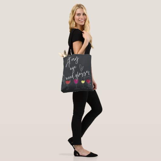 Funny Gift Wine Lover Modern Script Typografy Tasche (Am Model)