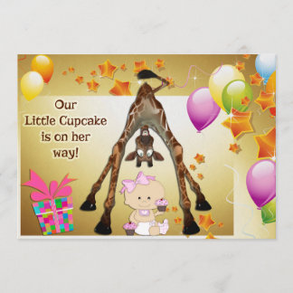 Funny Giraffe, Baby Girl and Cupcakes Babydusche Einladung