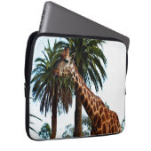 Funny Giraffe, der eine Himbeere gibt, Laptopschutzhülle (Vorne Rechts)