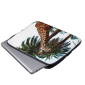 Funny Giraffe, der eine Himbeere gibt, Laptopschutzhülle (Vorne Knopf)
