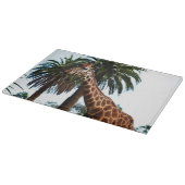Funny Giraffe, der eine Himbeere gibt, Schneidebrett (Ecke)