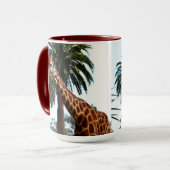 Funny Giraffe, der eine Himbeere gibt, Tasse (Vorderseite Links)