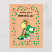 Funny Giraffe Kraft Paper St. Patrick's Day Postkarte (Vorderseite)