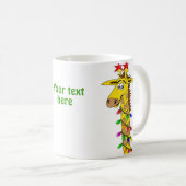 Funny Giraffe mit Lichtern Whimsischer Weihnachten Kaffeetasse (VorderseiteRechts)