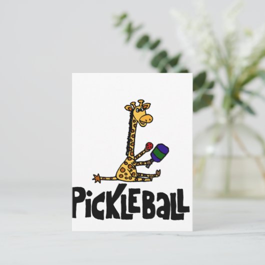 Funny Giraffe Playing Pickleball Cartoon Postkarte (Stehend Vorderseite)